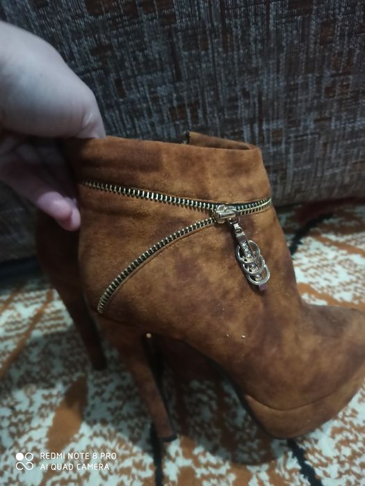 Sotiladi srochna oyo kiyim