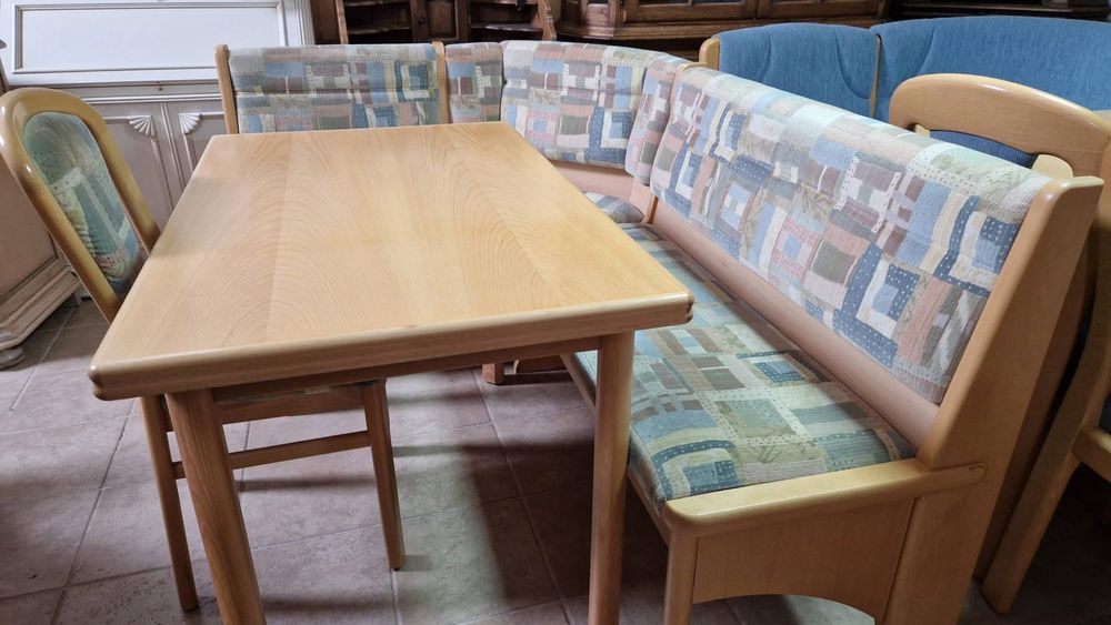 Coltar de bucatarie + masa + 1 scaun