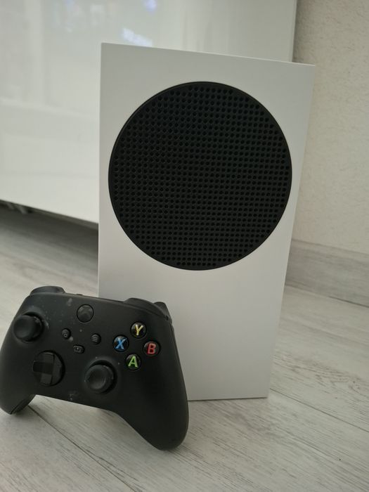 Продавам Xbox Series S