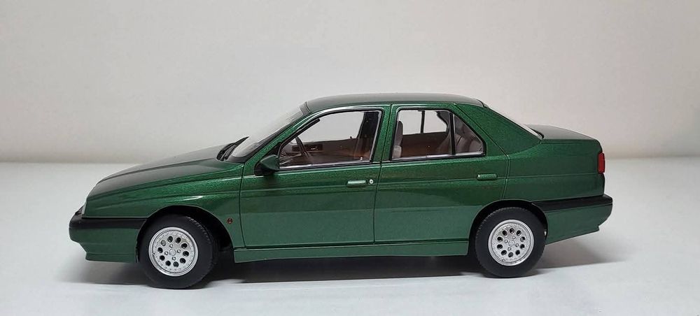 Machetă Alfa Romeo 155 1996 1/18 TRIPLE9