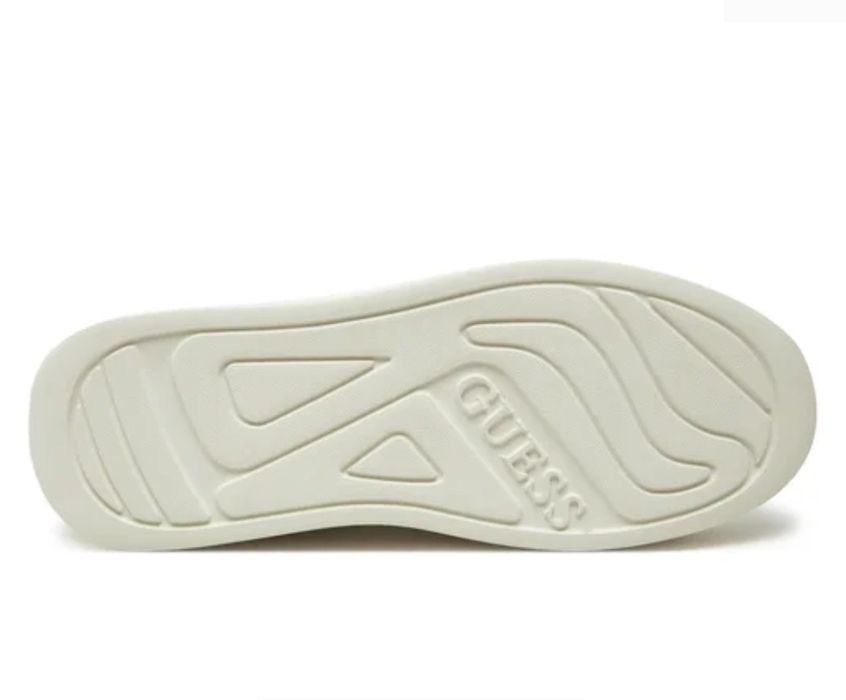 Сникърси Guess Гес