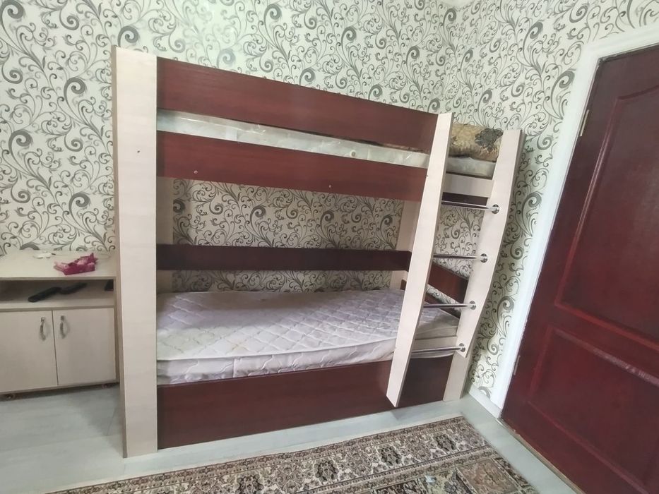 2 etajli kravat sotiladi