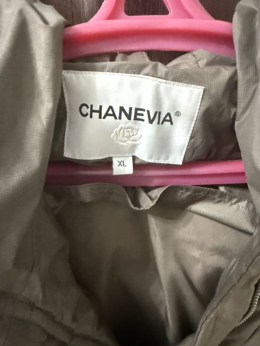 Продам зимние куртки