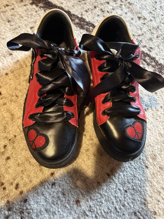 Продавам дамски обувки Galdini