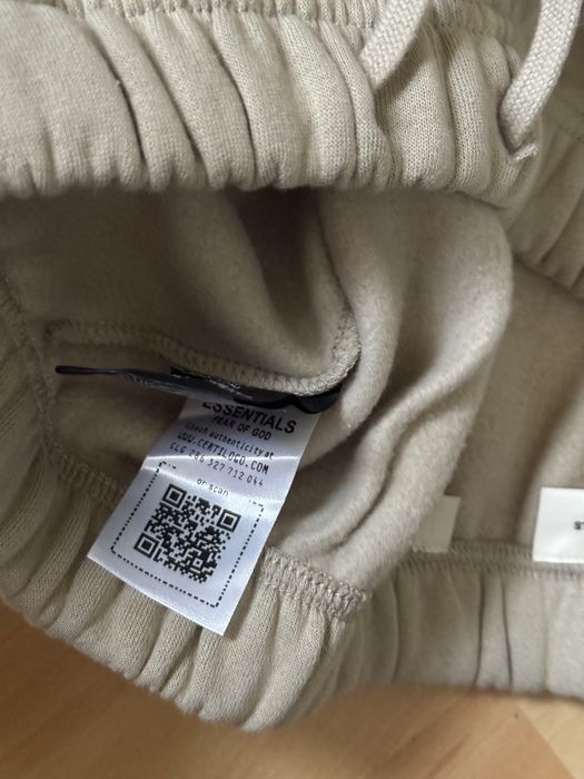 Къси гащи Essentials - L размер