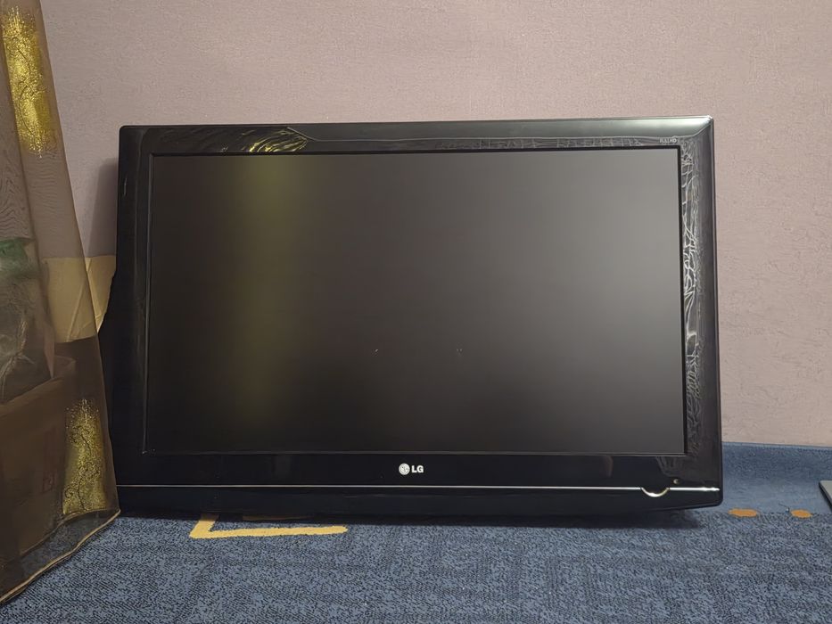 продам телевизор LG