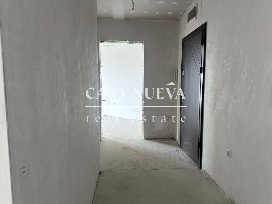 Тристаен апартамент в гр.Перник, Изток