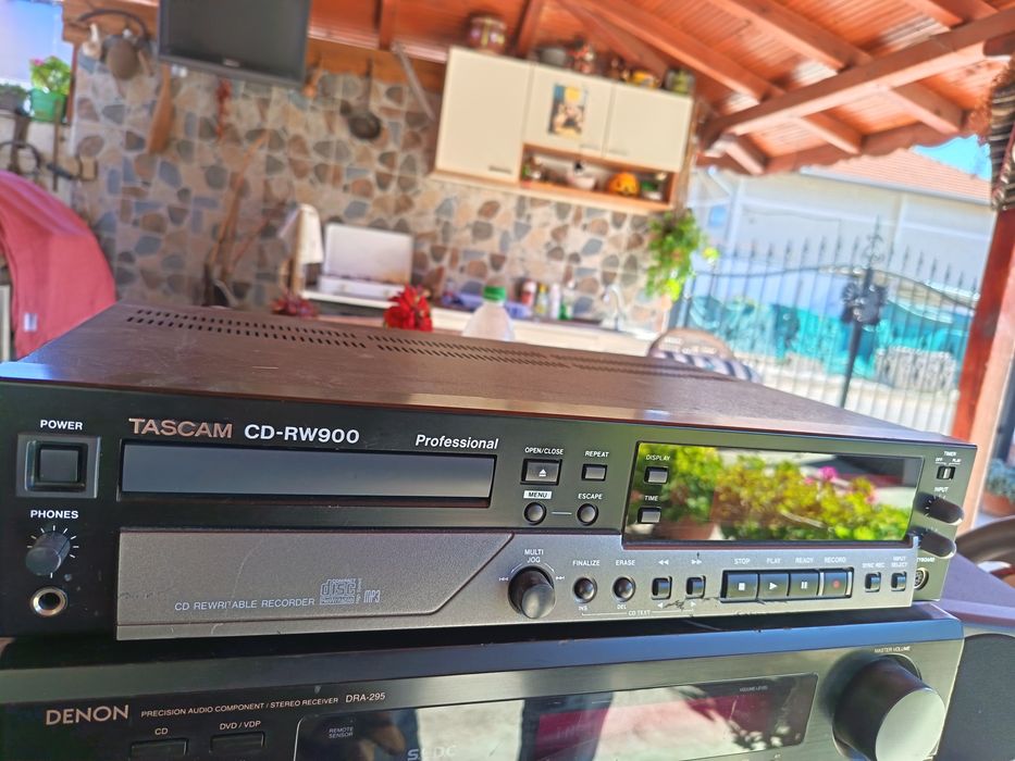 CD -Taskam RW900