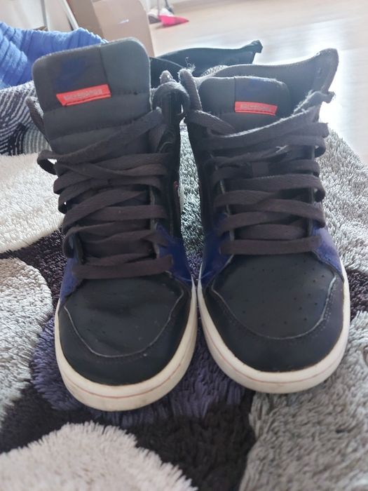 Sneakerși  piele naturala de vinzare masur 37