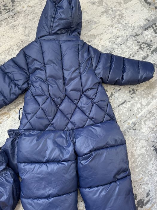 Продам зимний комбинезон Chicco