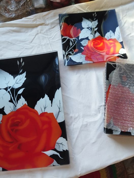 Продавам Китайски сервиз порцелан,оригинален.