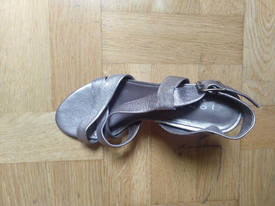 Sexy: sandale piele naturala nr. 36-37 aurii