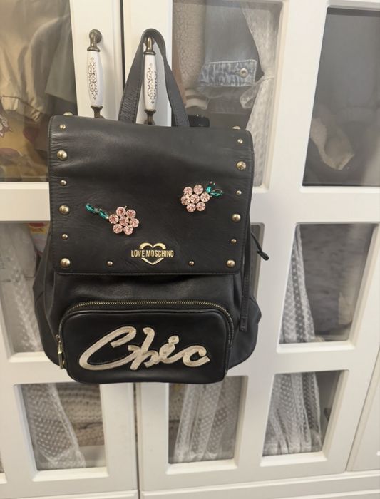 Chiara Ferragni ,Love Moschino,Nike