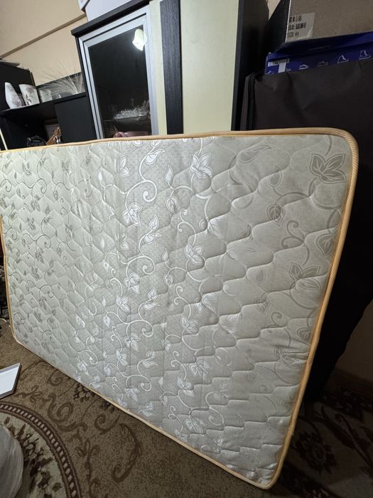 Матрас отдам бесплатно