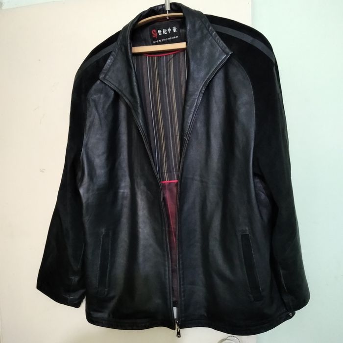 Фирменные кожаные куртки.