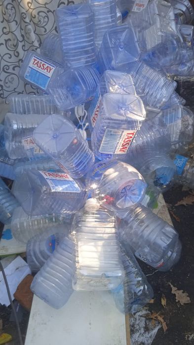 Баклашки 5-6 литровые продам