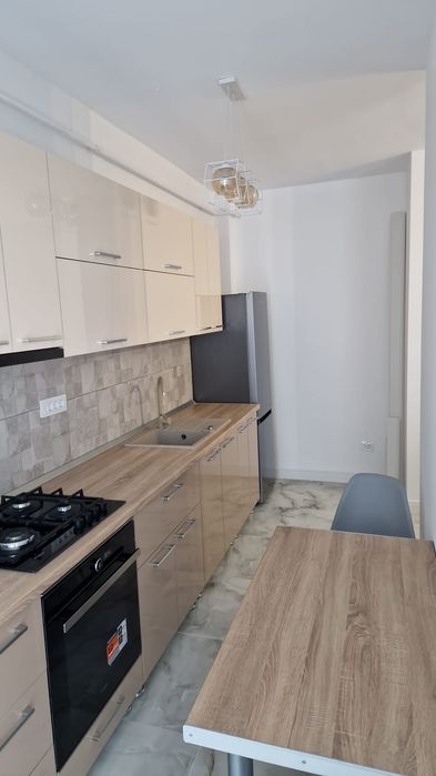 Închiriez apartament 2 camere Tomesti
