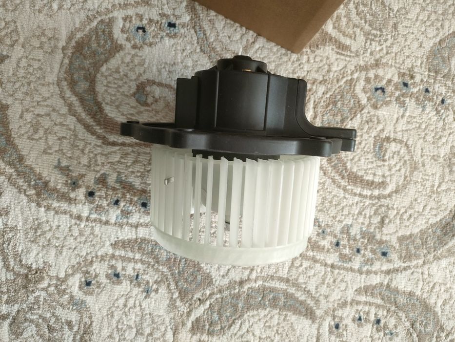 Продам моторчик печки Shevrolet Lacetti