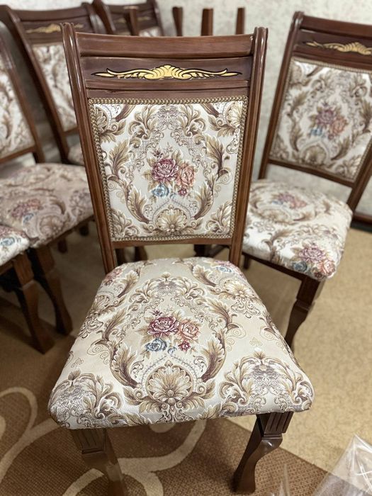 Mexmonxona uchun stol stullar