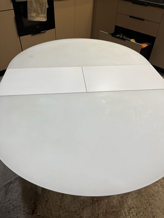 Продам обеденный стол