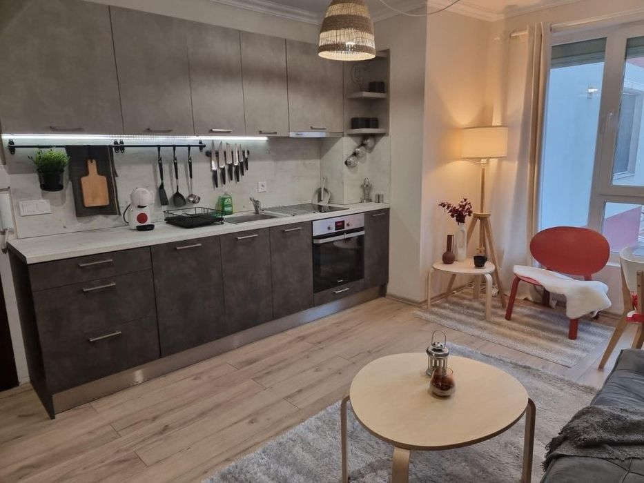 Двустаен апартамент в ж.к. Зона Б-5