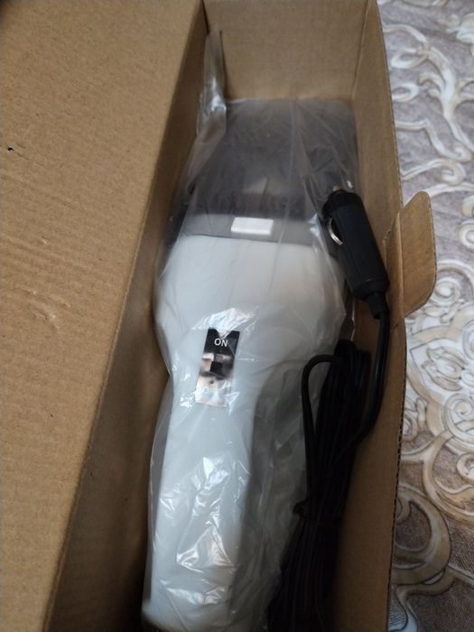 Автомобильный пылесос