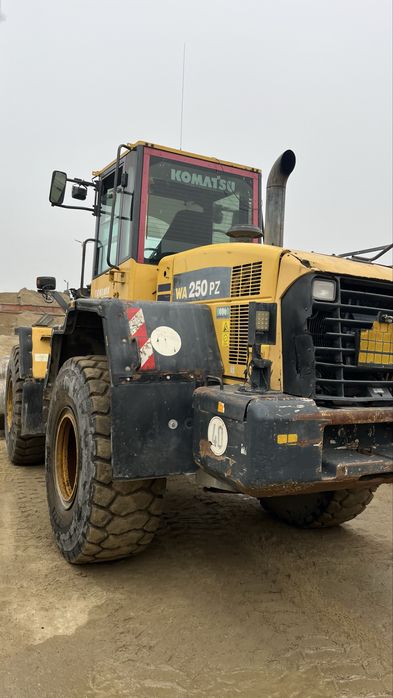 Se vinde incarcator frontal