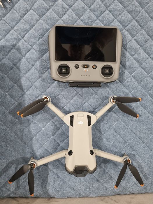 Продам дрон Dji mini 4 pro
