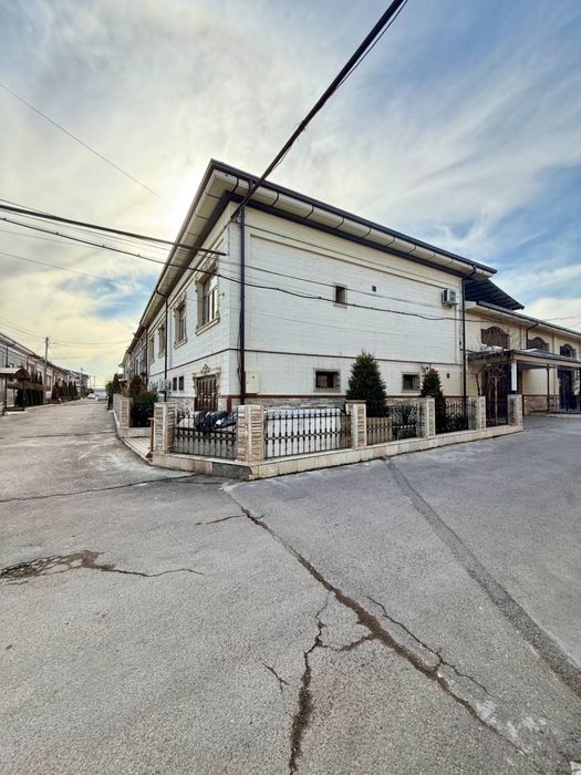 Назарбек котта уй сотилади углавой, Нотариус кучадан 500 метр кирганд.