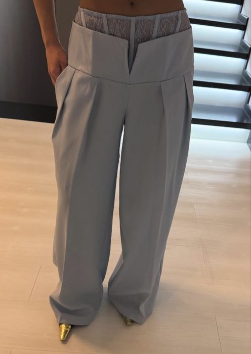 Pantaloni cu corset din dantela