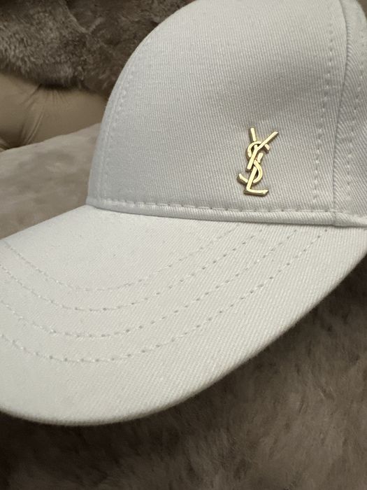 Sapca YSL noua alba cu auriu