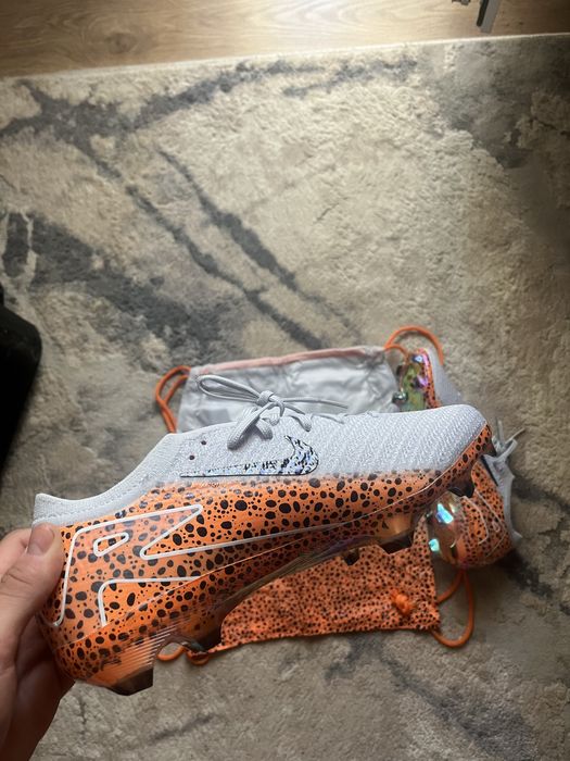 Ghete fotbal marimea 42