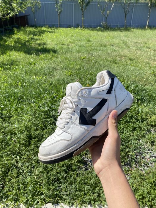 Off-White sneakers albi unisex – model casual/streetwear