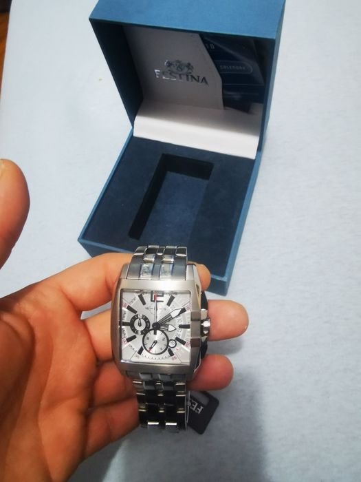 Vând ceas Festina