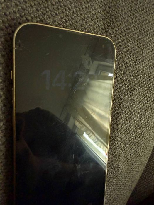 Продавам iPhone 12 Pro Max