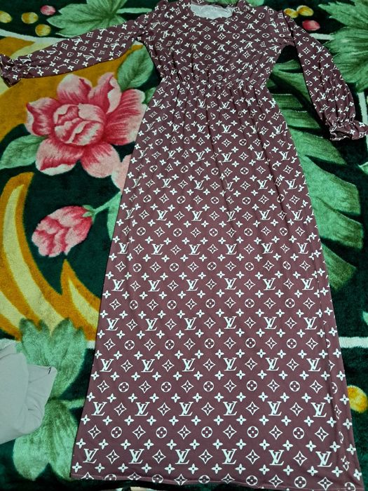 Продаю платья не дорого!