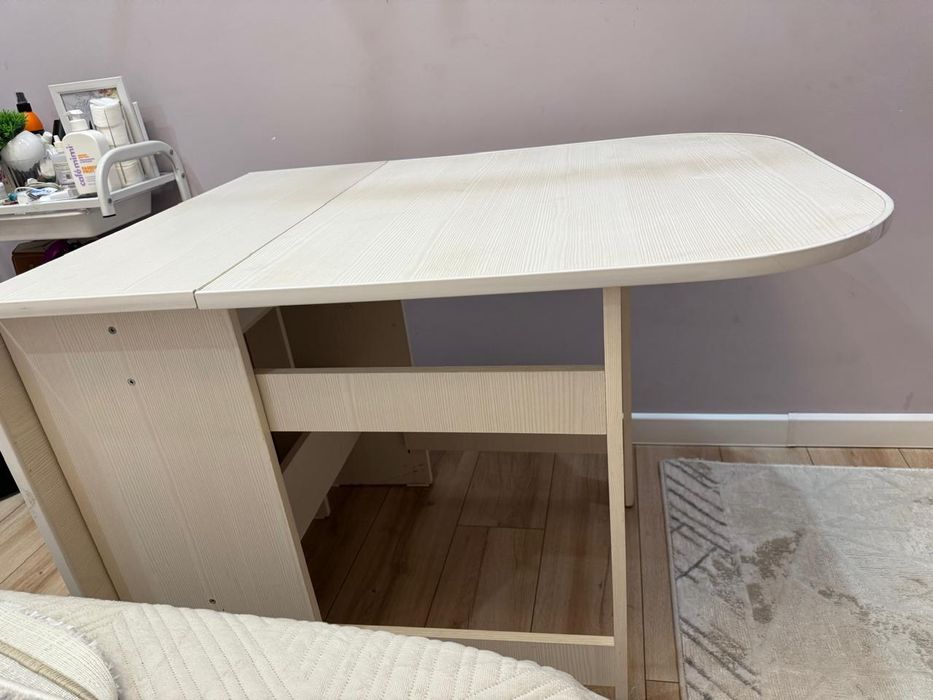 Продаю стол раздвижной