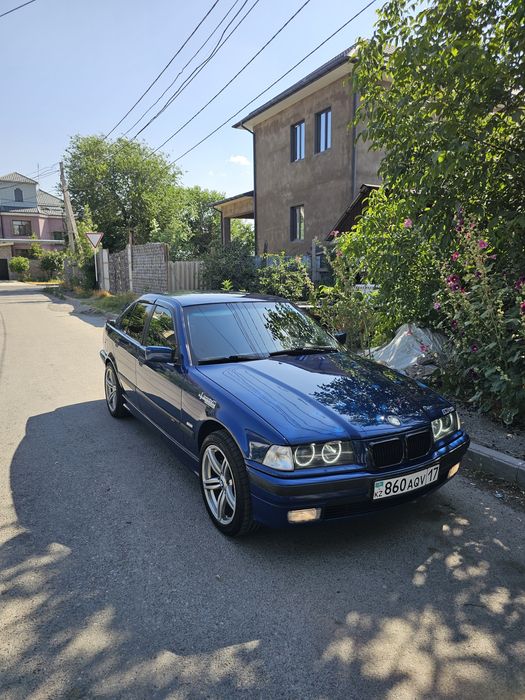 BMW 330 В хорошем состояние
