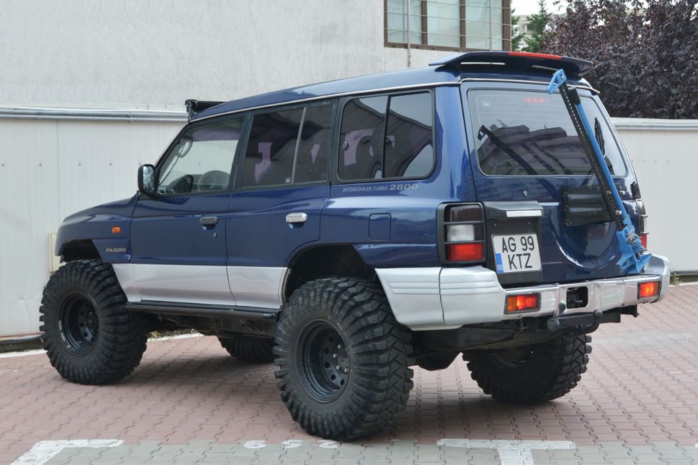 Pajero 2.8 intercooler turbo autoutilitara cu 5 locuri in acte