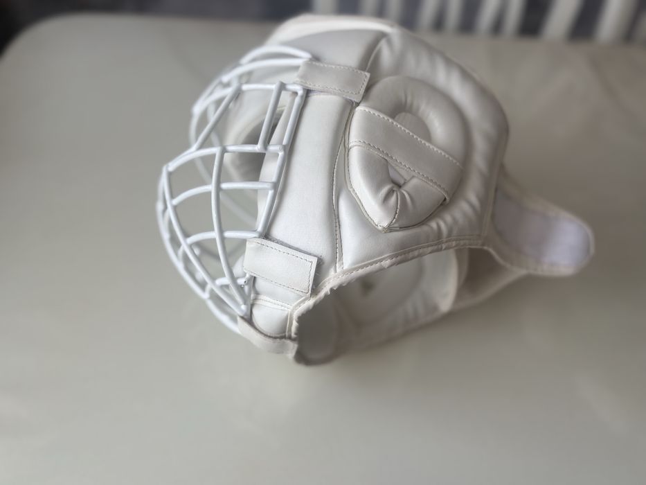 Продам шлем для каратэ. СРОЧНО