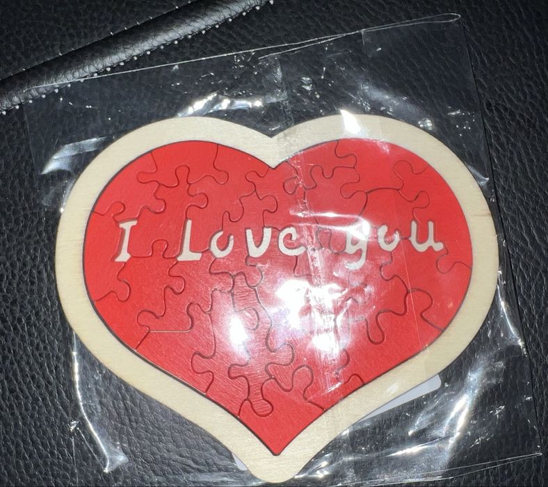 Пъзел Обичам те