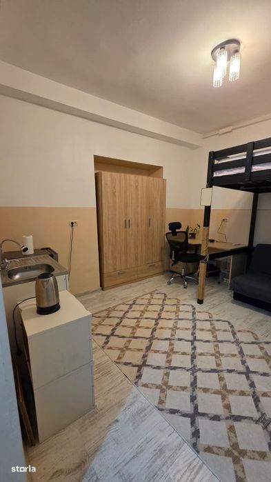Garsonieră cu curte în centrul vechi, 350 EUR