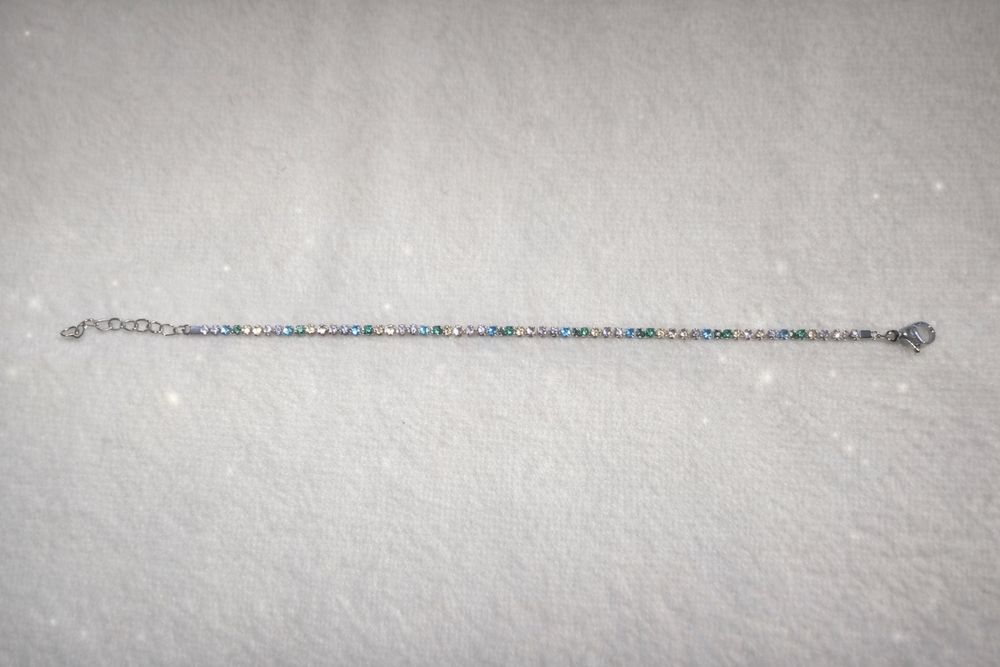 Сеебърна гривна с камъчета (tennis bracelet)