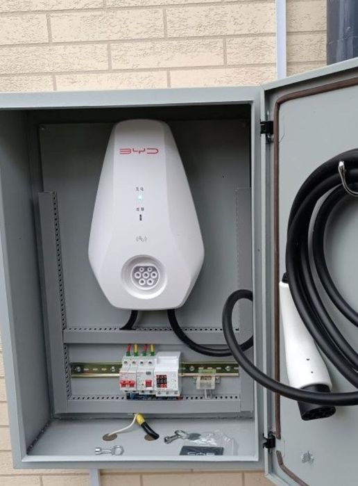 Elekrtomobillarga zaryadlash qurilmasi o'rnatamiz