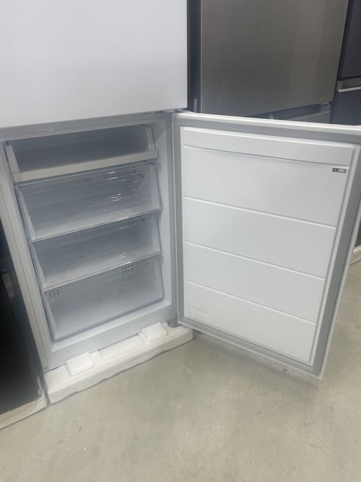 Продам Холодильник BLESK BL-357FXW