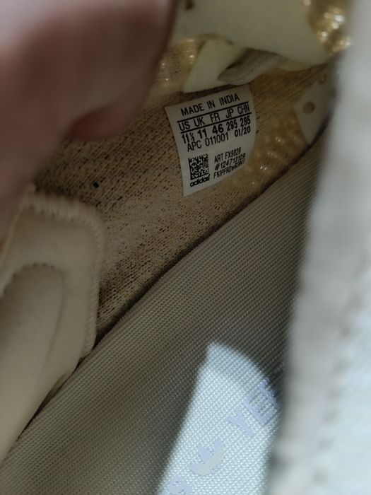 Adidași Yeezy Bost