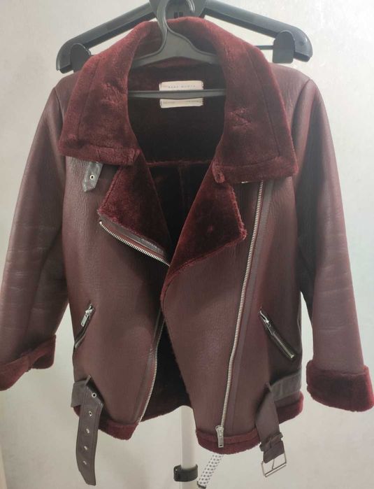 Куртка 42 размер ,модный цвет