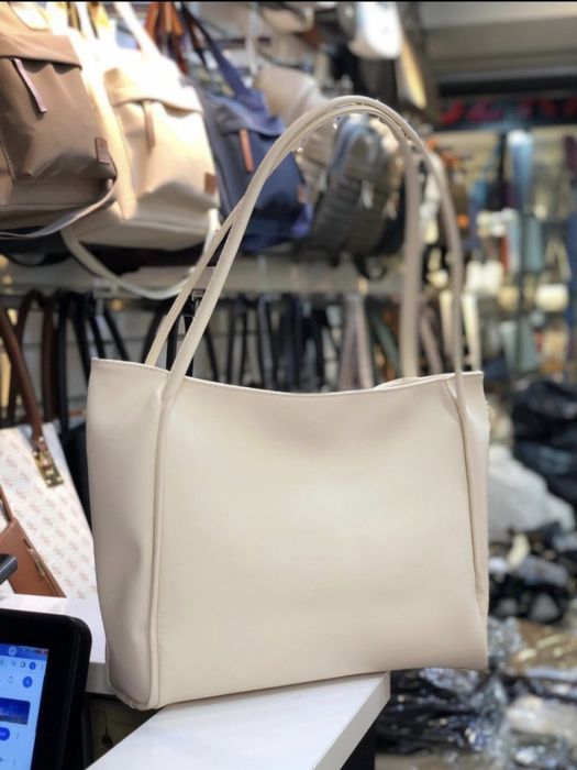 Класическа дамска чанта