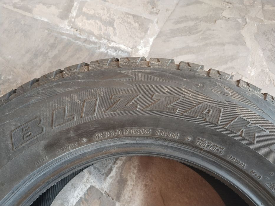 Продам шины размер 285/60/18