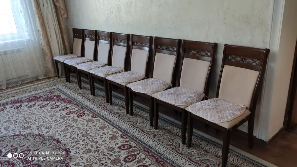 Сервант,  комод, стол со стульями